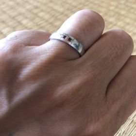 【エルメス(HERMES)の口コミ】 シンプルでありながら、HERMESのHの形も象ってあり、主張し過ぎないけども…