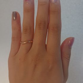 【NICOLO POLO(ニコロポーロ)の口コミ】 先に旦那さんからもらった婚約指輪がピンクゴールドだったのでそれに合う…