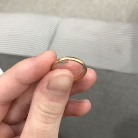 【THE KISS(ザ・キッス)の口コミ】 指輪のふちにギザギザがついててそれがとてもシンプルな指輪に見えるけど…