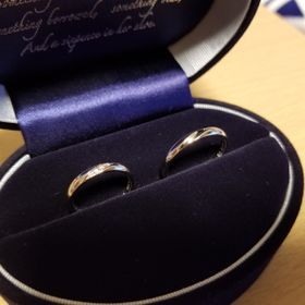 【Something Blue(サムシングブルー)の口コミ】 シンプルすぎず、目立ちすぎずのイメージで、好みのデザインがこの写真に…