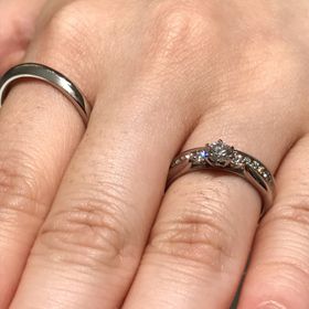 【銀座ダイヤモンドシライシの口コミ】 長年付けても飽きの来ない、王道の指輪でした。ダイヤモンドが3つ付いてい…