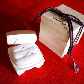 【俄(にわか)の口コミ】 ・日本ブランドである
・指輪ひとつひとつに意味がある
・ダイヤの部分が…