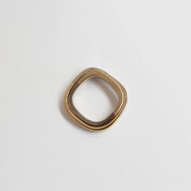 【mina.jewelry(ミナジュエリー)の口コミ】 インスタグラムで指輪の検索をしていて素敵だなと第一希望になりました。
…