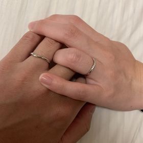 【4℃ BRIDAL(ヨンドシーブライダル)の口コミ】 最初はどこのブランドのものにしようかすごく悩んでおりました。指輪のサ…