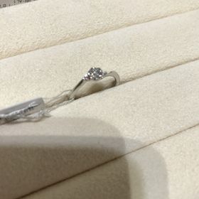 【TRECENTI(トレセンテ)の口コミ】 花のデザインがとても気に入った点と、つけ心地がするっと入って良かった…