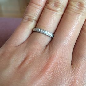 【LEGAN(レガン)の口コミ】 エンゲージリングはシンプルな一粒ダイヤにしたので、マリッジリングは少…