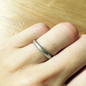 【バーニーズニューヨーク(BARNEYS NEW YORK)の口コミ】 シンプルなリングをさがしていて、その中でも普段からの自分の好きなブラ…