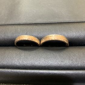 【REGALO(レガロ)の口コミ】 指輪のデザインが、外に名前を入れることができるので。内側に名前が入っ…