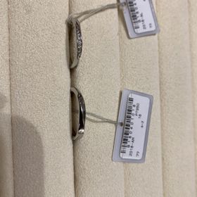 【TRECENTI(トレセンテ)の口コミ】 いろんな店舗を回ったが
指輪のデザイン、価格帯、接客もすごく良かったで…