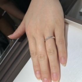 【アイプリモ(I-PRIMO)の口コミ】 キラキラしているものが好きなため、ダイヤが入っているデザインが良かっ…