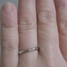 【HOSHI no SUNA 星の砂(ほしのすな)の口コミ】 結婚指なので、いつも身に着けるものとして、シンプルな物を探していまし…