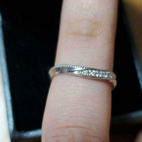 【アトリエフィロンドールの口コミ】 他のリングとも色々と、かなり迷ったのですが、こちらのリング指輪を見た…