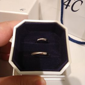 【4℃ BRIDAL(ヨンドシーブライダル)の口コミ】 色々カスタマイズできた事と、ダイヤのグレードが思いの外良かった。サイ…