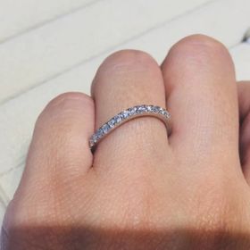 【TRECENTI(トレセンテ)の口コミ】 最初はシンプルなデザインでミル打ちの加工がなされたものを探していまし…