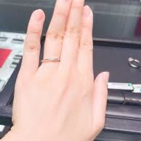 【ラザール ダイヤモンド(LAZARE DIAMOND)の口コミ】 結婚指輪はシンプルで日常使いできるものという点を重視しました。その点…