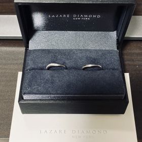 【ラザール ダイヤモンド(LAZARE DIAMOND)の口コミ】 シンプルなものと少しゴージャスなもので迷いました。個人的にはシンプル…