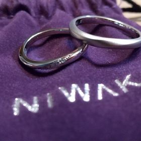 【俄(にわか)の口コミ】 ストレートな形のデザインではなく、ひねりのあるデザインの指輪にしたい…