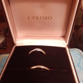 【アイプリモ(I-PRIMO)の口コミ】 ウェーブタイプのリング。ダイヤは１石か３石か５石から選択できる点が良…