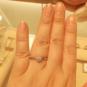 【ギンザタナカブライダル(GINZA TANAKA BRIDAL)の口コミ】 エンゲージらしく一粒だいやのデザインを探していて、でも普通のものでは…