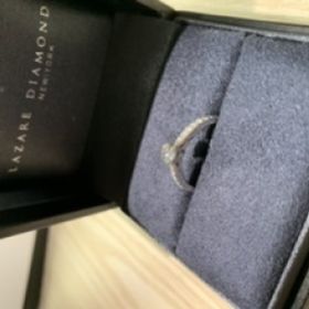 【ラザール ダイヤモンド(LAZARE DIAMOND)の口コミ】 デザインは彼が決めてくれました。見た目も可愛くとても気に入っておりま…