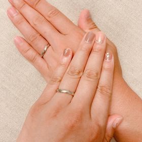 【エクセルコダイヤモンド(EXELCO DIAMOND)の口コミ】 少しみんなと違うデザインのものを付けたいと2人で話をしていました。2人…