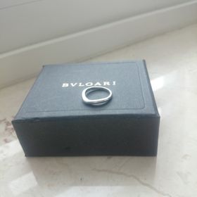 【ブルガリ(BVLGARI)の口コミ】 婚約指輪と同じシリーズで、重ね付けすると、とても存在感がありきれいだ…