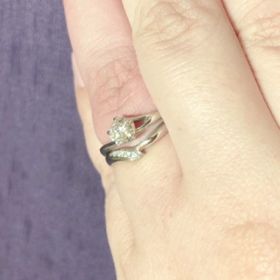 【俄(にわか)の口コミ】 結婚指輪、婚約指輪ともに桜をイメージした洗練されたデザインであるのが…