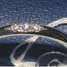 【銀座ダイヤモンドシライシの口コミ】 比較的シンプルで飽きのこないダイヤ入りのデザインを探していました。
ダ…