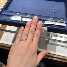 【銀座ダイヤモンドシライシの口コミ】 銀座ダイヤモンドシライシさんで指輪を見に行きました。このイリュミティ…