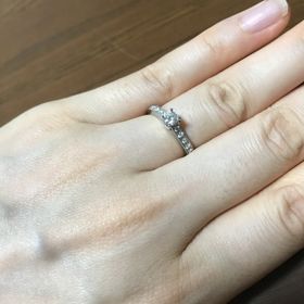 【ブシュロン(BOUCHERON)の口コミ】 色々なブランドを見て、デザインも似た様なものがありましたが、1番はダイ…