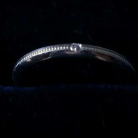 【ブルーリバー(BLUERIVER)の口コミ】 婚約指輪と重ね付できるデザインで探していたため、以下のデザインを重視…