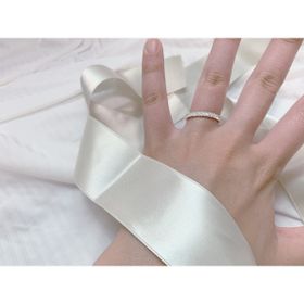 【エクセルコダイヤモンド(EXELCO DIAMOND)の口コミ】 一粒の婚約指輪が王道過ぎてしまうことと、結婚指輪と重ね付けしたときの…