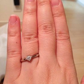【COEUR D'OR(クゥドール)の口コミ】 2年付き合った彼女にプロポーズを考えており、シンプルで一目で婚約指輪だ…