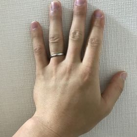 【銀座ダイヤモンドシライシの口コミ】 職場でも着用するため、私も妻もともになるべくシンプルなデザインが良く…