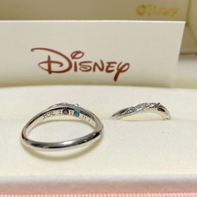 【ケイウノ ブライダル(K.UNO BRIDAL)の口コミ】 指輪にブルーダイヤを入れたいという強い想いがあり、複数のブランドを見…