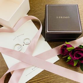 【アイプリモ(I-PRIMO)の口コミ】 私は指が短いほうなので、なるべく指輪が太く見えないように
プラチナが反…