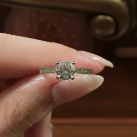 【【閉業】フラー・ジャコー(FURRER-JACOT)の口コミ】 定番のTIFFANYやCartierよりも、リングが細いものを探していました。たま…