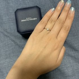 【銀座ダイヤモンドシライシの口コミ】 【指輪のデザイン・素材について】
デザインはシンプルで王道なものを選び…