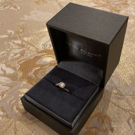 【ラザール ダイヤモンド(LAZARE DIAMOND)の口コミ】 結婚時に婚約指輪を渡せなかったので、10年前にこちらで選んだ結婚指輪に…