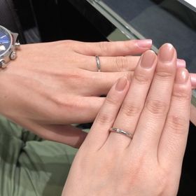 【ラザール ダイヤモンド(LAZARE DIAMOND)の口コミ】 シンプルで上品なデザインです。
ダイヤモンドが1石ついていて、小さくて…