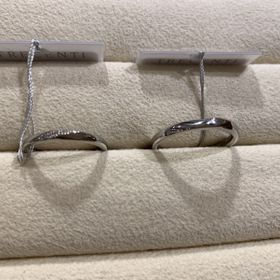 【TRECENTI(トレセンテ)の口コミ】 つけ心地がとても良くて、デザインも素敵でした。
手を動かすとダイヤが流…