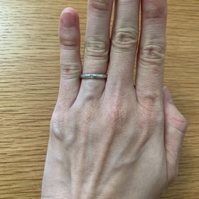 【ギンザタナカブライダル(GINZA TANAKA BRIDAL)の口コミ】 長く付けるものなのでシンプルなものを探していました
形も丸形と平型が選…