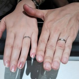 【アイプリモ(I-PRIMO)の口コミ】 リングの片側の際に小粒のダイヤが引き詰められており 上から見たらゴージ…