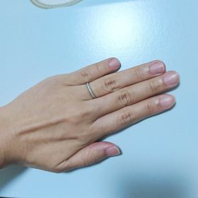 【銀座ダイヤモンドシライシの口コミ】 仕事でもずっとつけていられるように、細めのリングというのは2人で決めて…