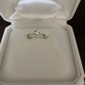 【WATANABE / 卸商社直営　渡辺の口コミ】 結婚指輪との重ね付けやお出かけの際に気軽に付けられるデザインを考え、…