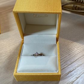 【ケイウノ ブライダル(K.UNO BRIDAL)の口コミ】 セミオーダー出来る事もあり、祖母のダイヤを使ってケイウノさんデザイン…