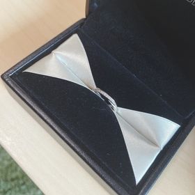 【エクセルコダイヤモンド(EXELCO DIAMOND)の口コミ】 デザインでいいものがないか探していたところ
担当の方がたくさん候補を出…