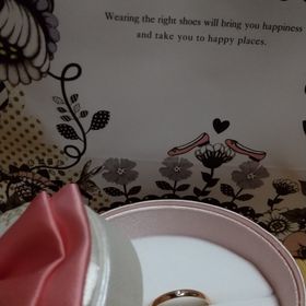 【insembre(インセンブレ)】の口コミ 色。シンプルなデザイン。自分好みでした。以前の指輪は模様があしらわれて...