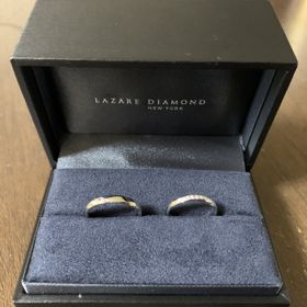 【ラザール ダイヤモンド(LAZARE DIAMOND)の口コミ】 何種類もあった中でとても悩みましたが、シンプルなデザインのこの指輪が…