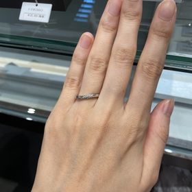 【アイプリモ(I-PRIMO)の口コミ】 程よくダイヤがついていて、主張が激しくないところ
ウェーブのあるデザイ…